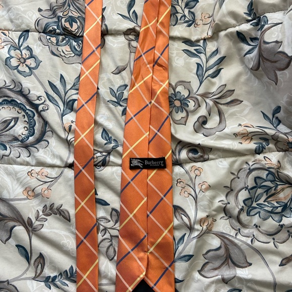 BURBERRY Classic cut silk tie - Picture 3 of 4